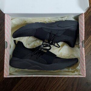 FABLETICS, "Zuma Sneaker" Black Athletic Shoes - 10M